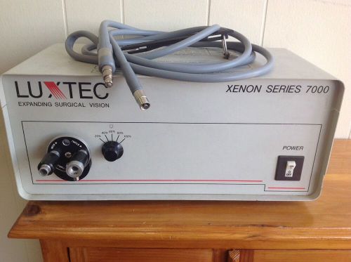 LUXTEC XENON SERIES 7000 LIGHT SOURCE WITH UNIVERSAL LIGHT CABLE