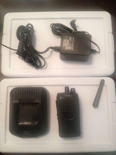 1 Kenwood TK3160 Portable UHF Radio { TESTED WORKING }