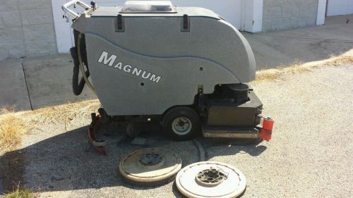 Tomcat magnum 34&#034; floor srubber 24 volt for sale