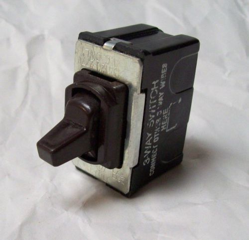 EAGLE 1103, 3-Way Quiet Interchange Switch, 15A 120-277VAC, Brown