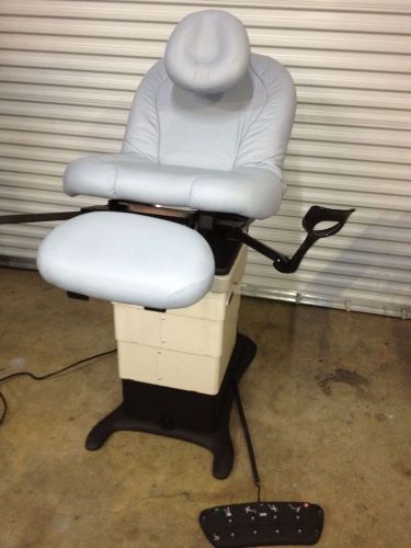 Midmark 630 Exam Chair