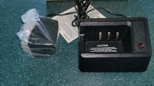 Motorola HT600 HT800 MT1000 P200 Charger NTN5540B HAM EUC