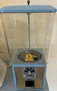 Northwestern Model 60 Candy/Gum Nickel Vending Machine With Lock And Key