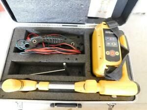 VIVAX METROTECH VM-810 UNDERGROUND CABLE AND PIPE LOCATOR RADIODETECTION