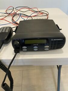 Motorola CDM1250 UHF Radio AAM25RKD9AA2AN 403-470 MHz with DTMF Mic Bracket Ante