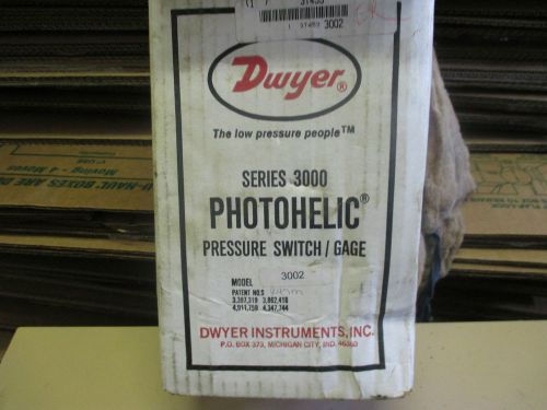Dwyer photohelic 3000 series pressure switch 0 -2 &#034;h2o for sale