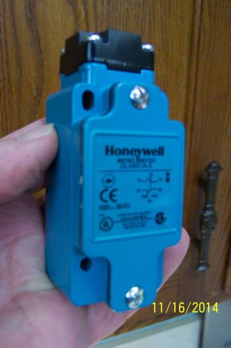 HONEYWELL MICROSWITCH P/N:GLAB01A-5, 1/2&#034;CONDUIT OPENING VARIOUS ARMS FIT, NEW!