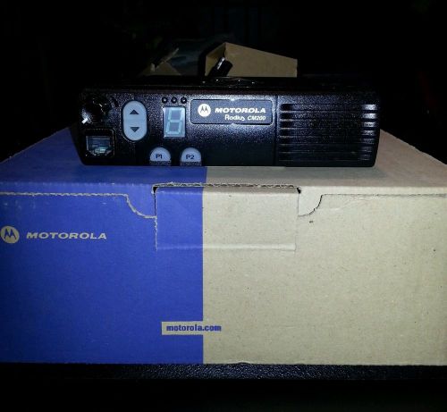 Motorola radius cm200 uhf 25w 4ch mobile two-way commercial truck radio new + for sale