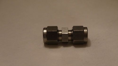 Swagelok Tube Fitting, Union, 1/4 in. Tube OD  (SS-400-6)