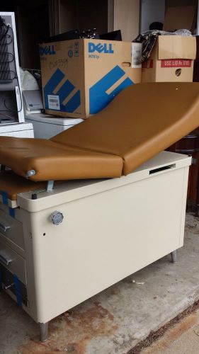 Doctor&#039;s Exam Table