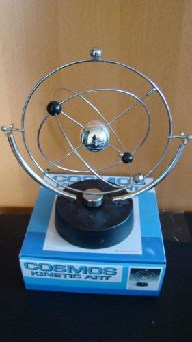 Smithsonian Cosmos Kinetic Art Desk Accessory Physics