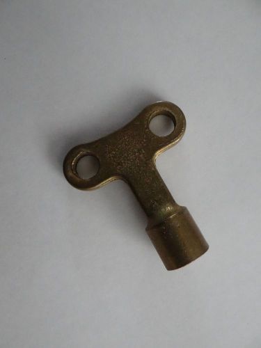 VINTAGE  BRASS SILLCOCK OUTDOOR WATER FAUCET KEY