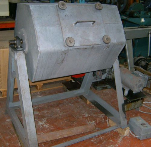 ROTARY ROD MILL CRUSHER HEX. BARREL 33&#034; WIDE X 26&#034; DIAM. 2HP MOTOR WITH REDUCER