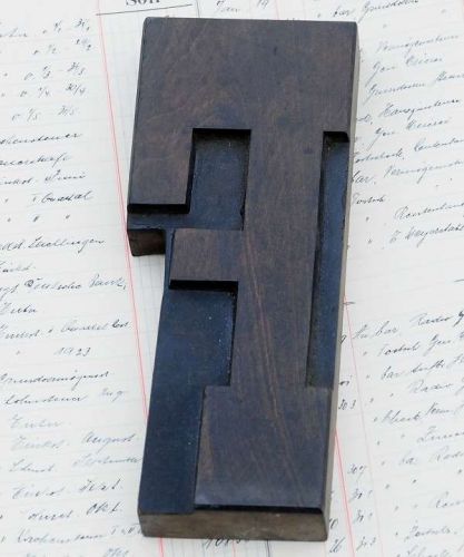 Huge letter &#034;F&#034; -  7.09&#034; letterpress wood printing block vintage wooden type