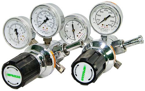Set of 2 Praxair 2122311-01-B20 Gas Regulators