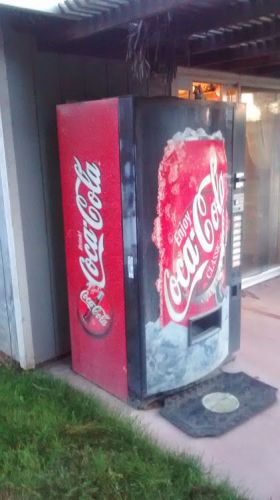Coca-Cola Dixie Narco 501 E Vending Machine