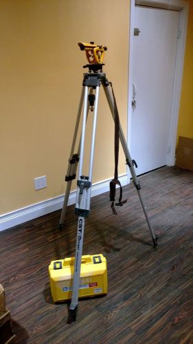 BERGER INSTRUMENTS MODEL 200B LEVEL TRANSIT FOR SURVEYING WITH TRI POD