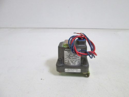 BARKSDALE PRESSURE OR VACUUM ACTUATED SWITCH D1H-H18SS *NEW OUT OF BOX*