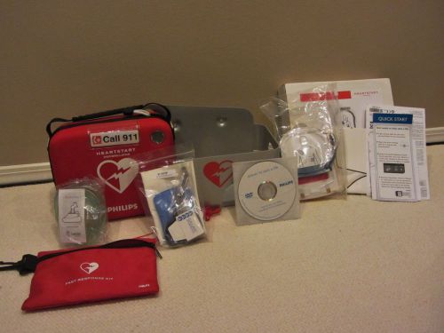 Philips Heartstart Defibrillator (M5068A) with wall mount - Never been used
