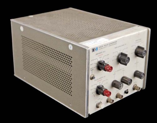 HP Agilent 8002A Laboratory Bench Top 10MHz Rectangular Pulse Signal Generator
