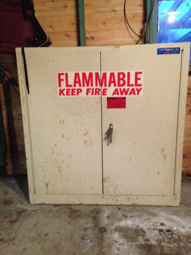 Flamable Safety Cabinet    30 gallon