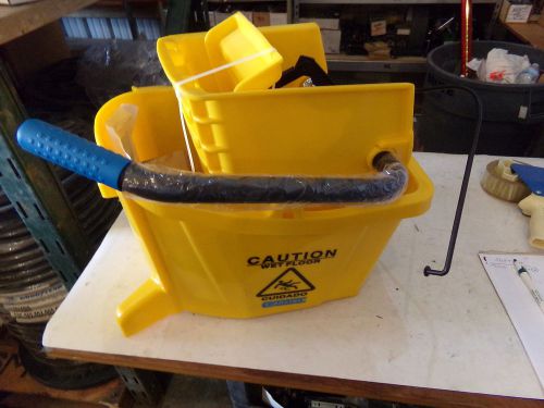 Carlisle yellow mop bucket with side press wringer 26 quart - 3690804 - new for sale