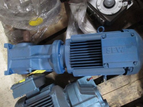 Sew-Eurodrive Gear Motor DRE100L4 3HP 300-1800RPM 230YY/460Y V 8.00/4.00A Used