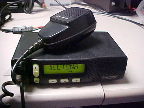 Motorola m1225 vhf 45w 16p 20c mobile radio w/mic &amp; radio good dc cord loc#a26