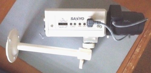 Sanyo VCC-6584 Hi Resolution Color CCD CCTV Security Camera &amp;Lens &amp; wall bracket