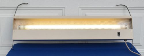 Herman miller fluorescent task light, under cabinet light, w/ bulb, works fine!! for sale