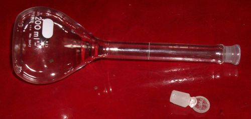 pyrex® Brand 5642 Volumetric Flask 200 mL with stopper
