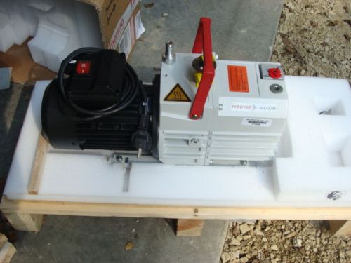 Pfeiffer DUO 5  Dual Stage Rotary Vane Vacuum Pump Used may need to rebuild