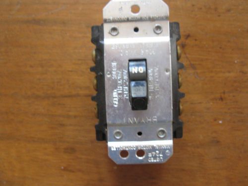 BRYANT/HUBBELL 30003D 30A-600V 3-POLE MANUAL MOTOR DISCONNECT SWITCH