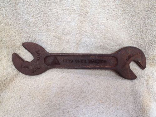 Vintage Double F799 Grinnell Sprinkler 10&#034; Large/Small Frame Open Wrench