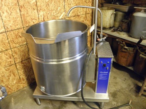 CLEVELAND KET-20T 20 GALLON ELECTRIC TILTING SOUP SAUCE STEW CHILI STEAM KETTLE