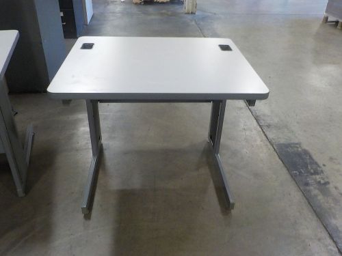 (2) small desks (cs0117) for sale