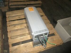 Parker Integrator 690+ Series AC Drive 690+0100/460/CBN 100HP 3Ph w/ Keypad Used