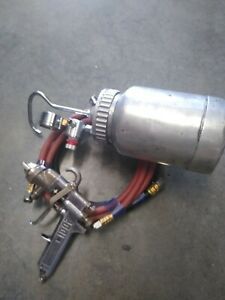 BINKS  2001 PROFESSIONAL SPRAY GUN + 2 QT POT/ 3/8 &amp; 1/4 HOSES SET UP LOOK