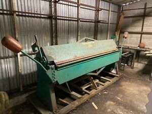 Heavy duty 16 guage Tennsmith brake lightly used