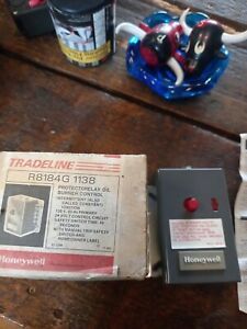 New open box Honeywell oil burner Protectorelay R8184G 1138