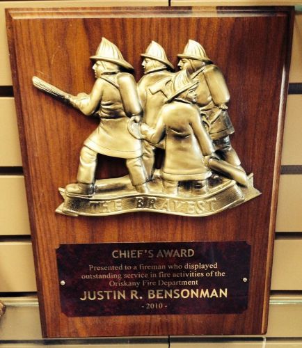 CUSTOM ENGRAVED FIRE DEPARTMENT AWARD PLAQUE WITH BRAVEST CASTING