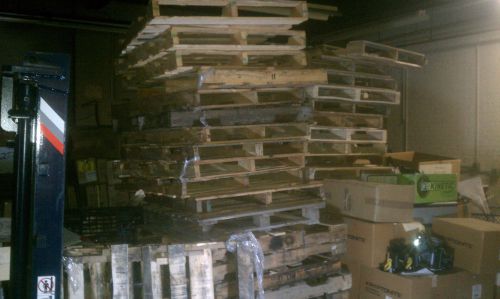 USED  PALLETS FOR SALE 40&#034; X 48&#034; STANDARD SIZE