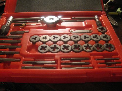 Vermont American 21729 40-pc. Inch Tap &amp; Die Set