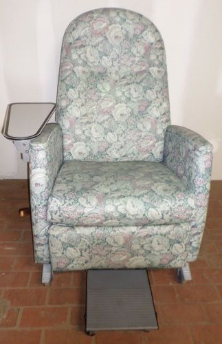 La-z-boy qc patient recliner mobile dialysis treatment therapy chair for sale