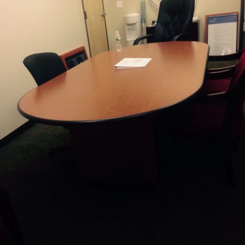 8&#039; Medium Oak &amp; Black Oval Conference Table Excellent Condition.