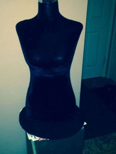 SUEDE DRESS MANNEQUIN