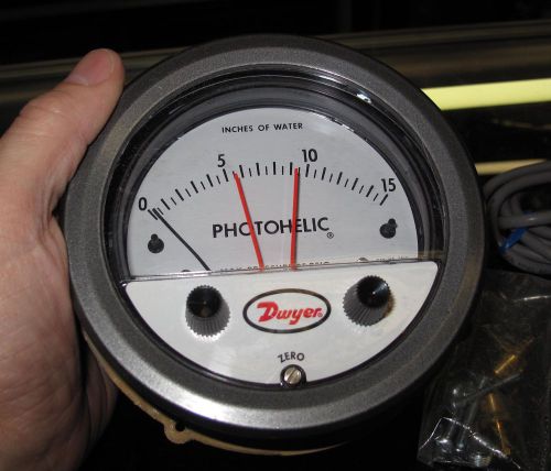 DWYER 3015 PHOTOHELIC PRESSURE SWITCH GAUGE 0-15 INCHES OF WATER H2O RELAY 3000