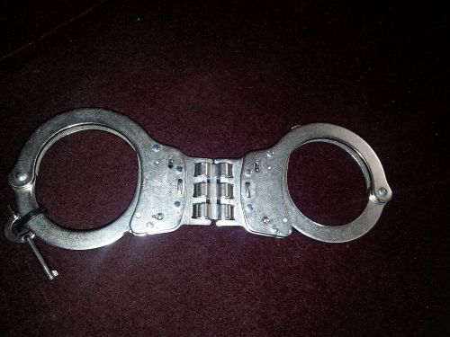 Smith &amp; Wesson Nickel Finished  Handcuffs
