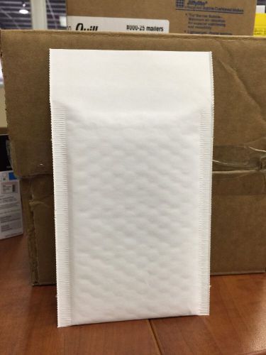 JIFFYLITE #000 SELF SEAL WHITE RECYCLED BUBBLE MAILERS 25/PK