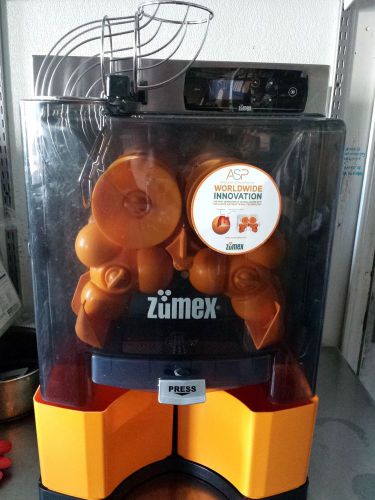Zumex Essential Pro(Orange color) Almost Brand New condition!!
